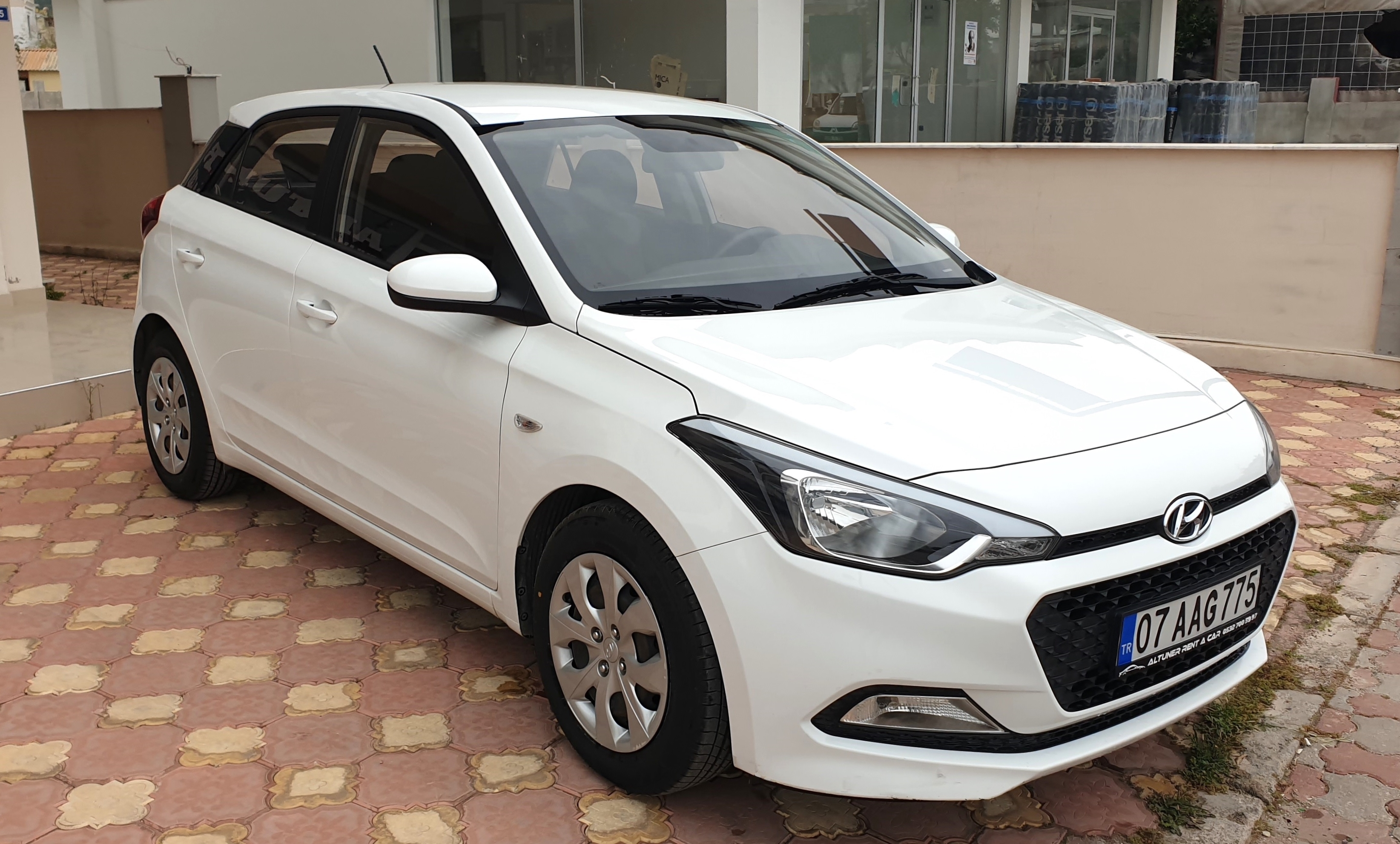 HYUNDAI I 20 1.4 OTOMATIK