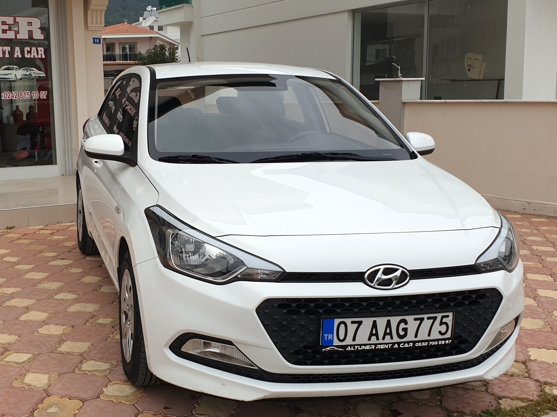 HYUNDAI I 20 1.4 OTOMATIK