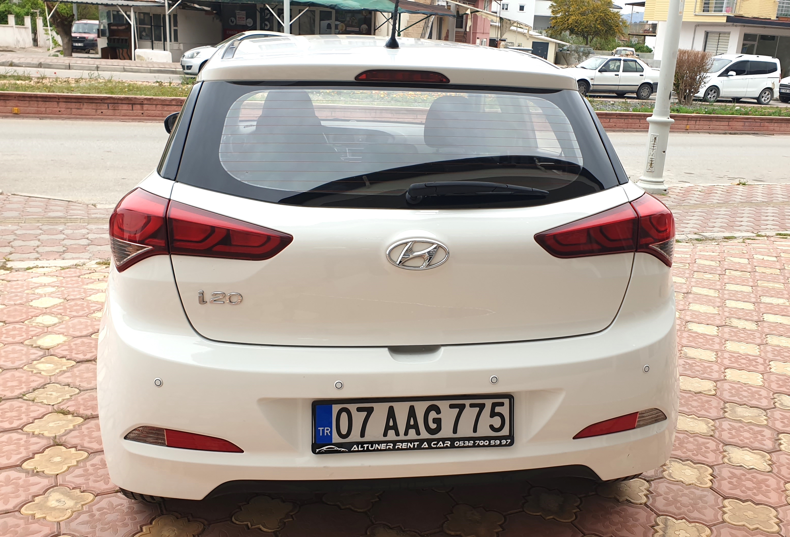 HYUNDAI I 20 1.4 OTOMATIK