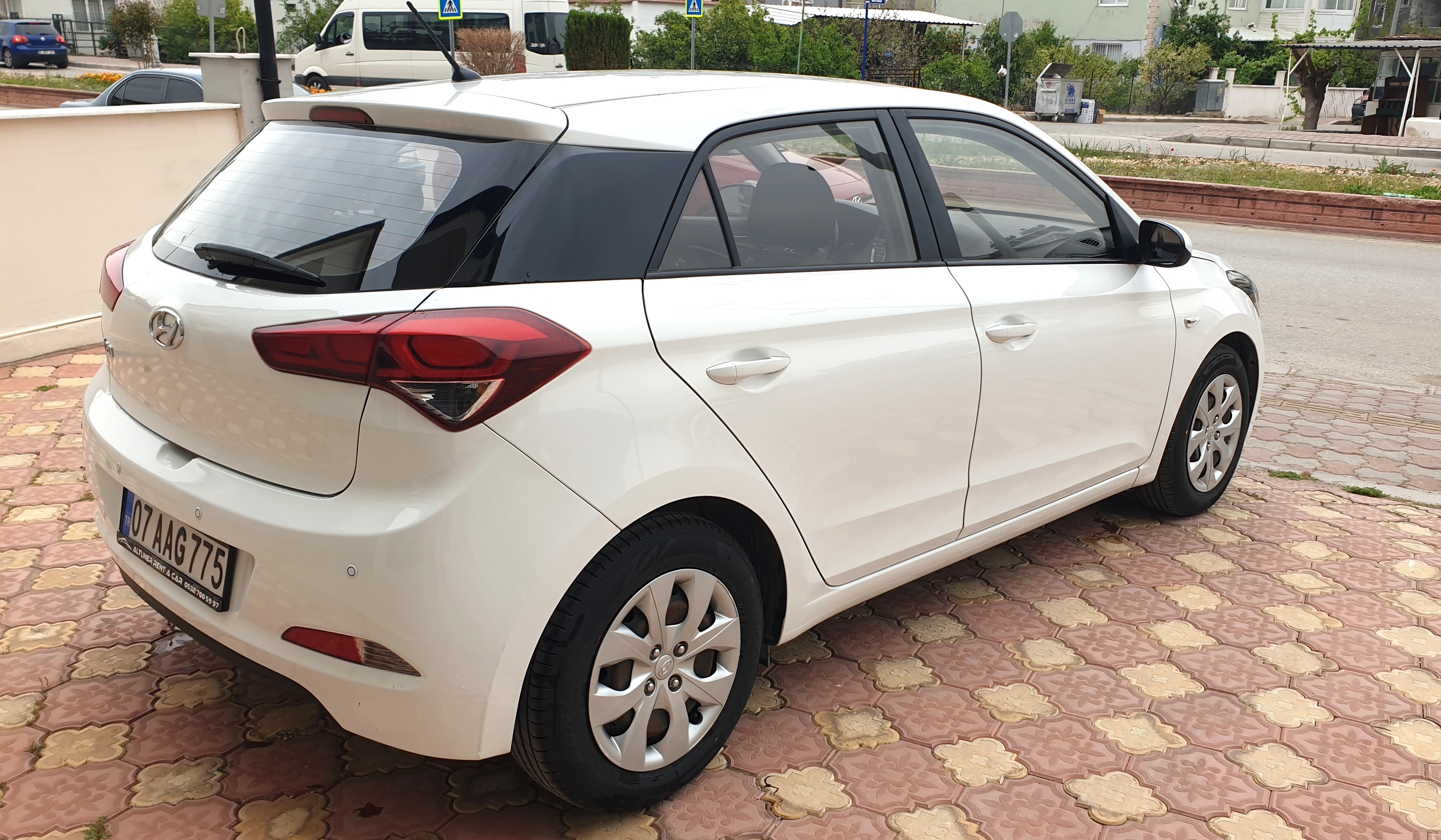 HYUNDAI I 20 1.4 OTOMATIK